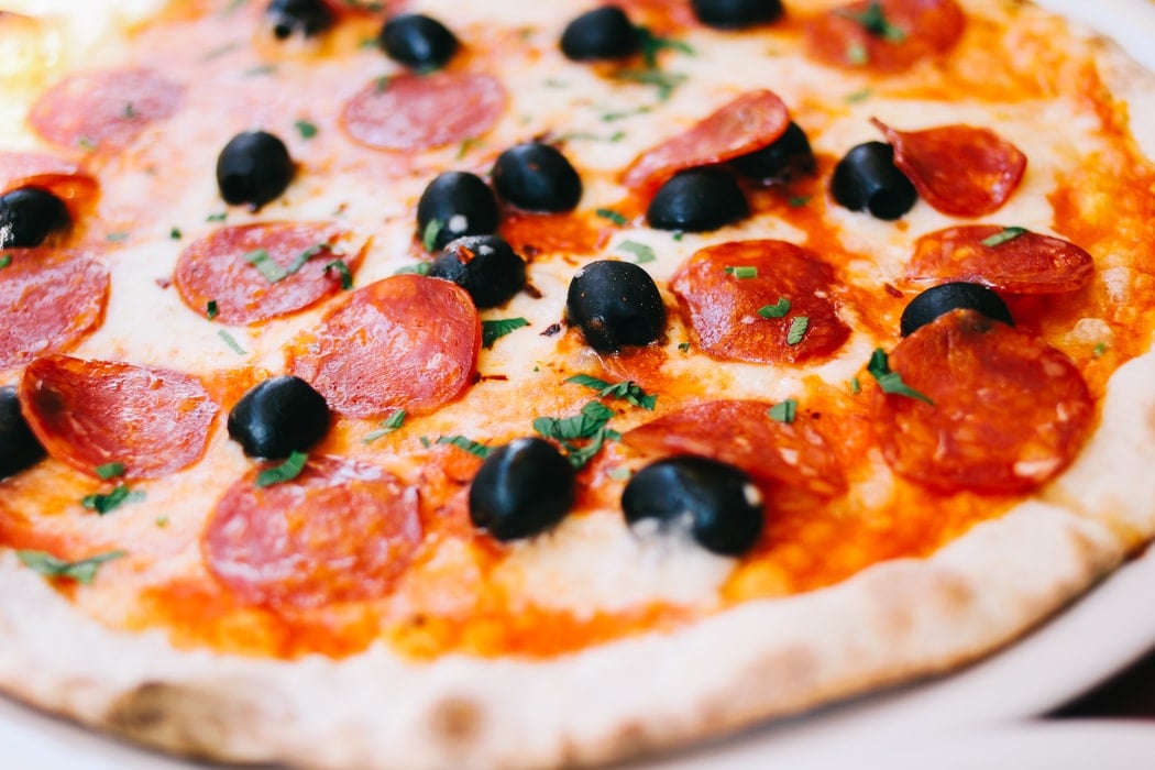 Don’t Go to Italy Until You Read These 50 Tips for Your First Trip to Italy 7 Pizza, Italian Food, Italian cuisine, traditional Italian food, food in Italy, Italian dishes