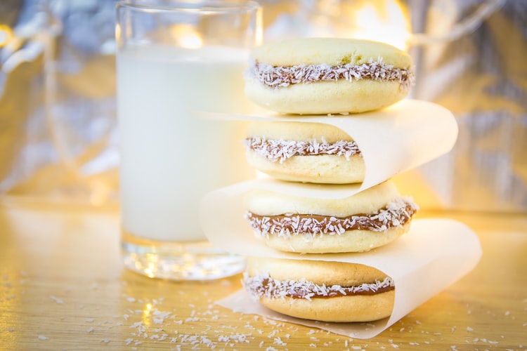 Best Peruvian Food: 47 Best Peruvian Dishes Abd Traditional Food to try 34 Peruvian Food, Peruvian cuisine, Traditional Peruvian Food, dessert in Peru, Peruvian dessert, Alfajores