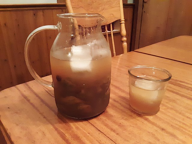 Ecuadorian Drinks: 14 Best Ecuadorian Beverages And Non Alcoholic Drinks In Ecuador 8 Ecuador Food, Ecuador cuisine, Traditional Ecuador Food, drinks in Ecuador, Ecuador dishes, Ecuadorian food, Ecuadorian drinks, chicha de pina