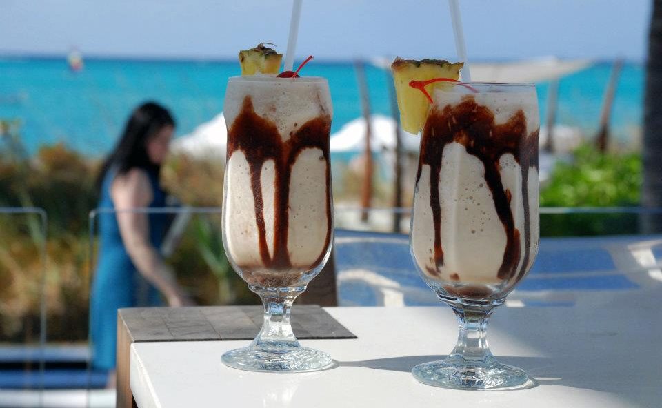 Best Aruban Food: 44 Best Aruban Dishes And Traditional Food In Aruba To Try 40 Aruba Food, Aruba cuisine, Traditional Aruban Food, food in Aruba, drinks in Aruba, Aruba dishes, Aruban drinks, Slippery Monkey