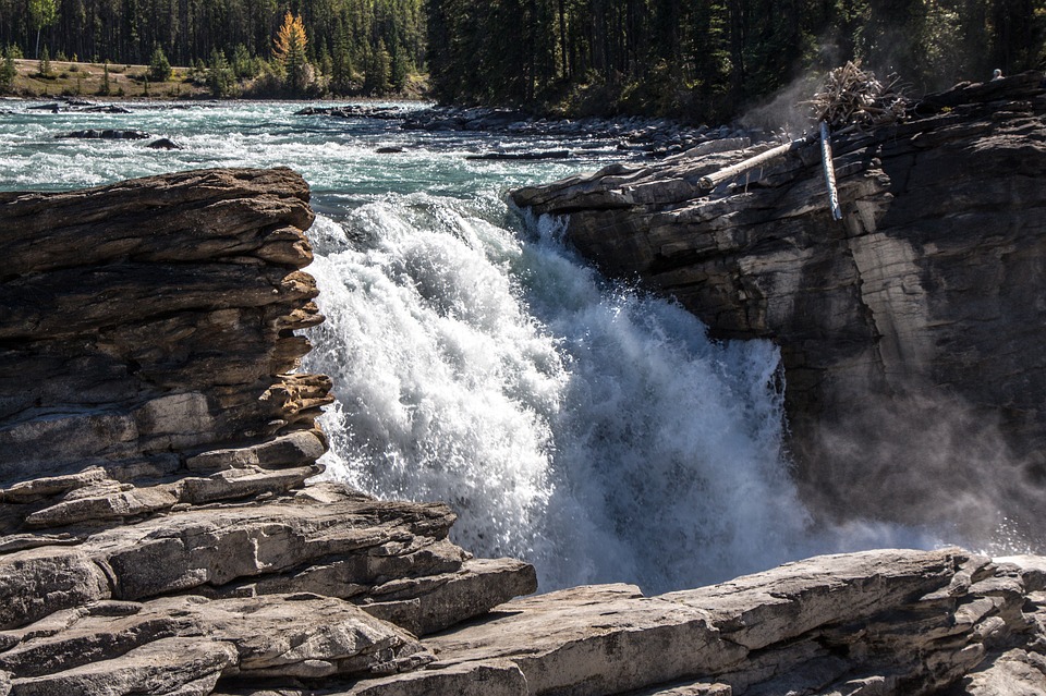 44 Most Instagrammable Places In Canada And Best Canada Instagram Spots 19 Canada instagram spots, most instagrammable places in Canada, instagrammable places in Canada, Canada photography, Canada photos, Athabasca falls