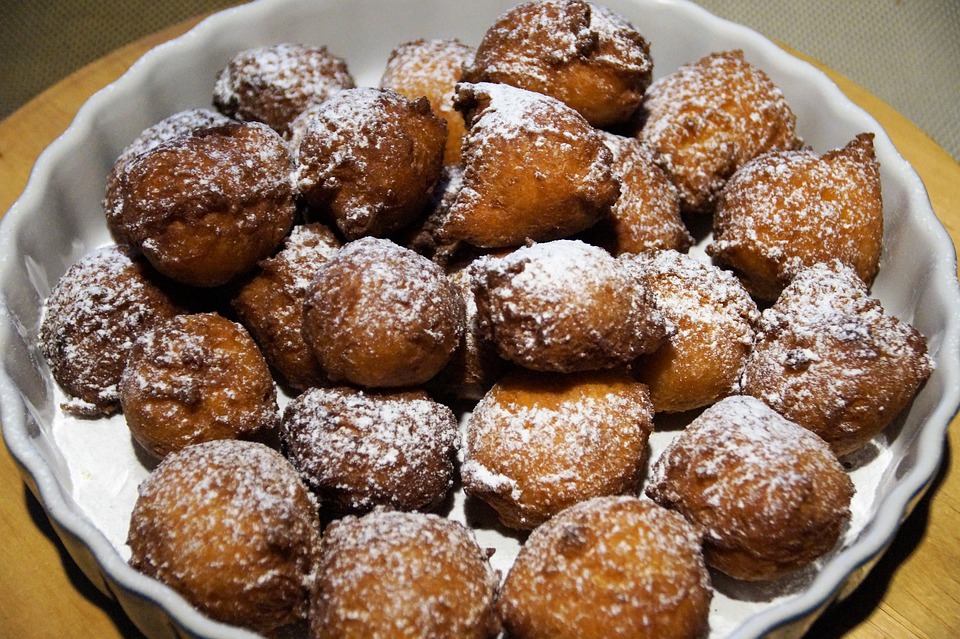 Best Belgian Food - 40 Best Belgian Dishes And Traditional Food In Belgium To Try 33 Belgium Food, Belgium cuisine, Traditional Belgium Food, dessert in Belgium, Belgium dishes, Belgian food, Belgian dishes, Belgian cuisine, Belgian desserts, oliebol