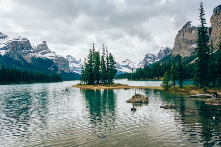 44 Most Instagrammable Places In Canada And Best Canada Instagram Spots 22 Canada instagram spots, most instagrammable places in Canada, instagrammable places in Canada, Canada photography, Canada photos, Spirit Island