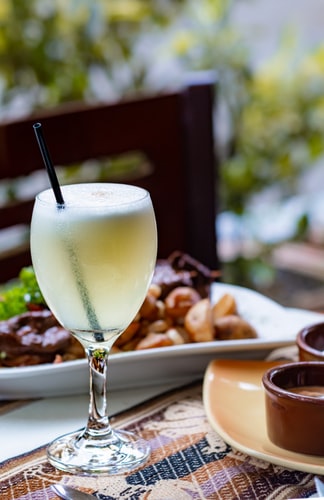 Best Peruvian Food: 47 Best Peruvian Dishes Abd Traditional Food to try 41 Peruvian Food, Peruvian cuisine, Traditional Peruvian Food, drinks in Peru, Peruvian drinks, Pisco Sour