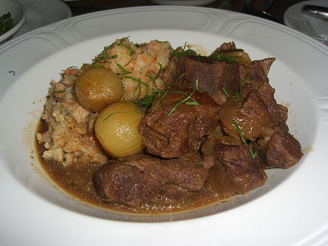 Best Belgian Food - 40 Best Belgian Dishes And Traditional Food In Belgium To Try 8 Belgium Food, Belgium cuisine, Traditional Belgium Food, food in Belgium, Belgium dishes, Belgian food, Belgian dishes, Belgian cuisine, beef stew
