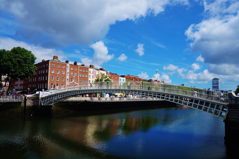 dublin instagram spots, most instagrammable places in dublin, instagrammable places in dublin, dublin photography, dublin photos, ha'penny bridge