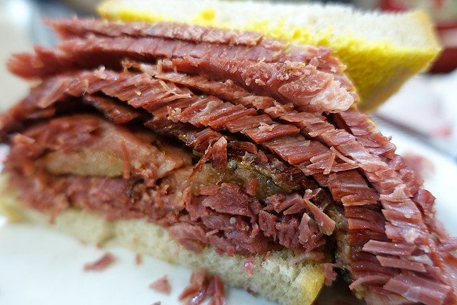 Best Canadian Food - 35 Best Canadian Dishes And Traditional Food In Canada To Try 6 Canadian Food, Canadian cuisine, Traditional Canadian Food, food in Canada, Canadian dishes, Montreal Smoked Meat