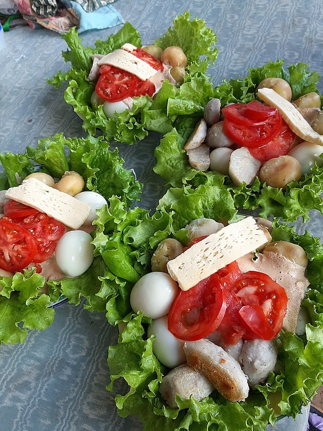Best Peruvian Food: 47 Best Peruvian Dishes Abd Traditional Food to try 7 Peruvian Food, Peruvian cuisine, Traditional Peruvian Food, food in Peru, Peruvian dishes, Papa a la Huancana