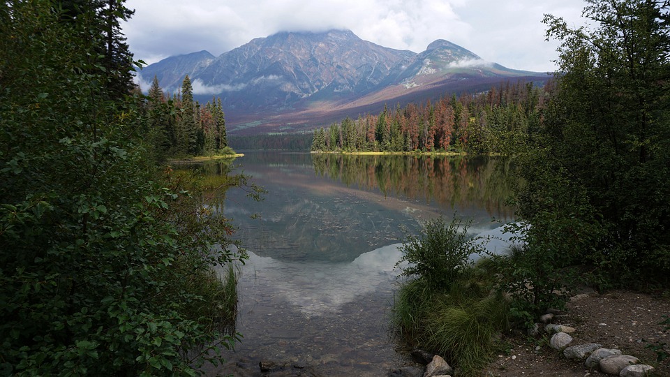 44 Most Instagrammable Places In Canada And Best Canada Instagram Spots 34 Canada instagram spots, most instagrammable places in Canada, instagrammable places in Canada, Canada photography, Canada photos, Pyramid lake