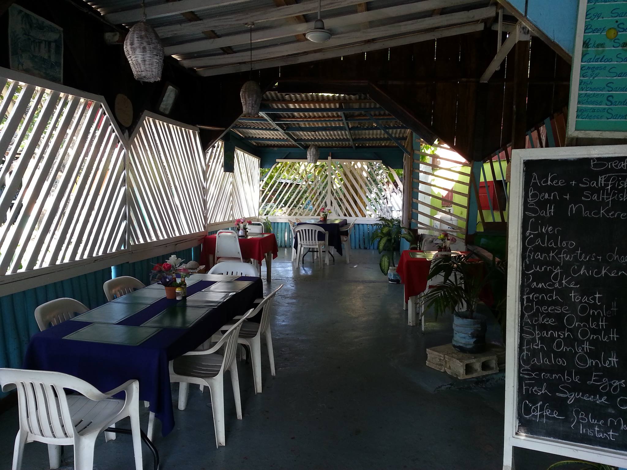 Negril Food - 30 Best Restaurants In Negril And Where To Eat In Negril 17 restaurants in negril, best restaurants in negril, where to eat in negril, negril food, negril restaurants, sips & bites restaurant