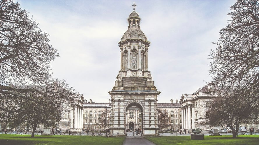 dublin instagram spots, most instagrammable places in dublin, instagrammable places in dublin, dublin photography, dublin photos, trinity college 