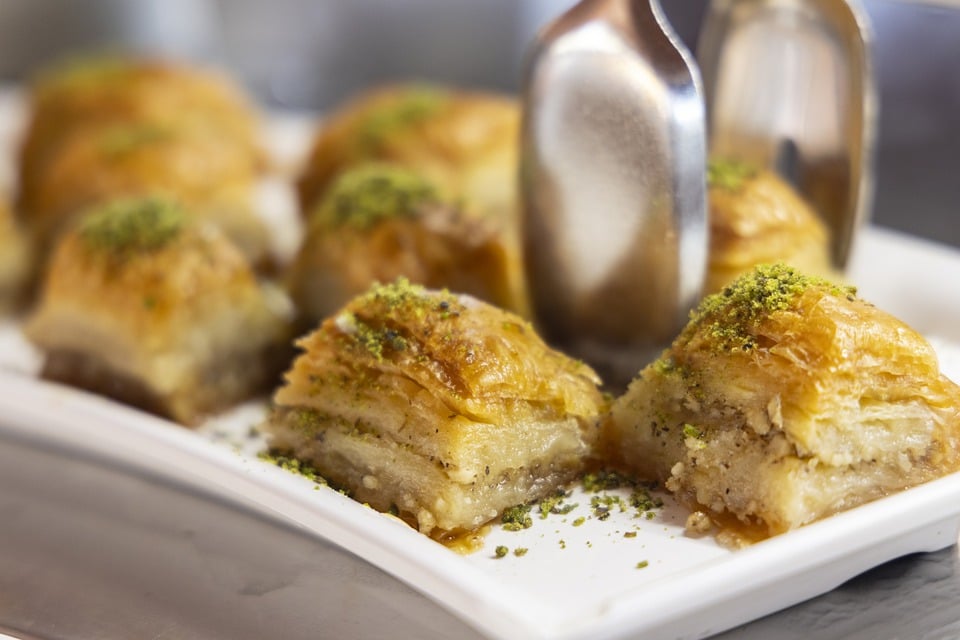 Tunisian snacks, Traditional Tunisian snacks and desserts, Tunisia snacks, Tunisia desserts, traditional snacks and desserts in Tunisia, Tunisian desserts, baklava