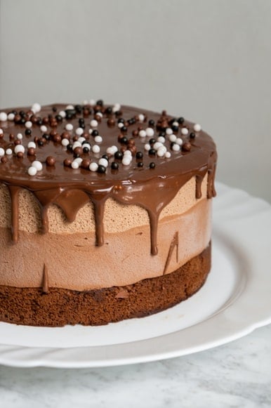 Brazilian snacks, Brazilian desserts, Brazil desserts, snacks and desserts in Brazil, traditional Brazilian snacks and desserts, Brazil cuisine, Brazil snacks, carrot cake with chocolate
