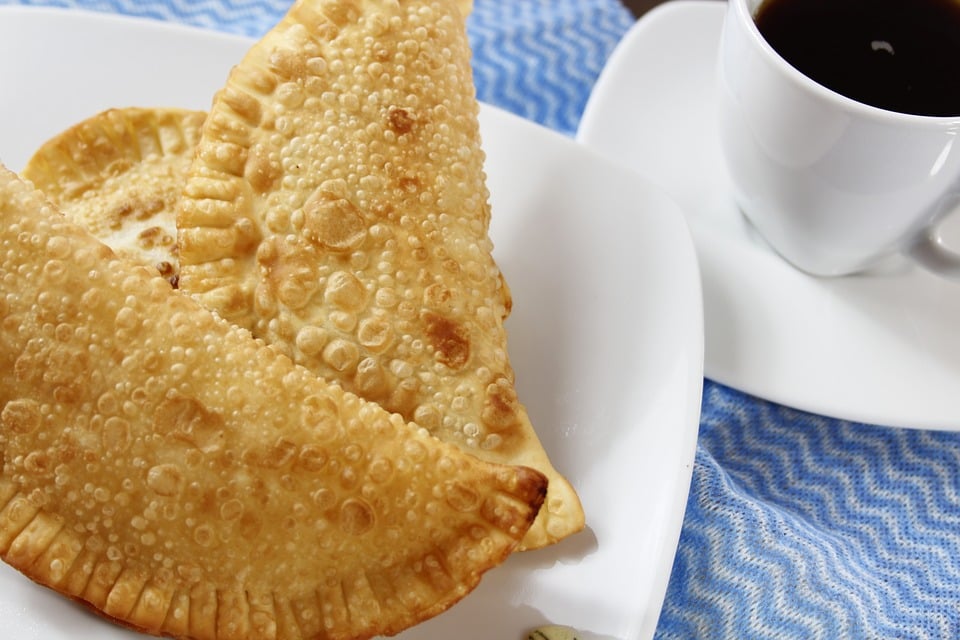 Mauritian snacks, Traditional Mauritian snacks and desserts, Mauritius desserts, Mauritius cuisine, traditional snacks and desserts in Mauritius, Mauritian dishes, gato patate
