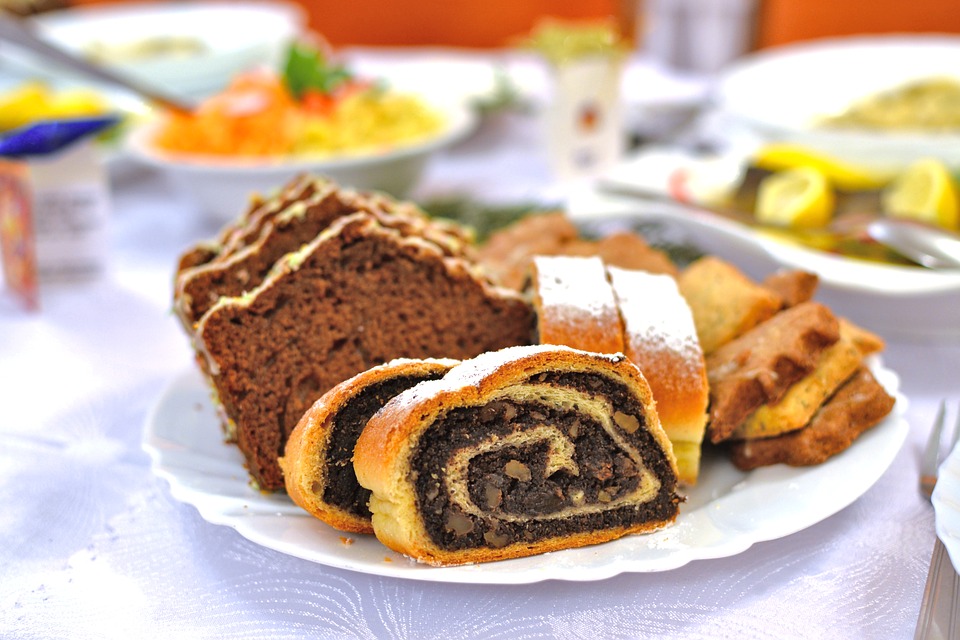 Best Ukrainian Food - 50 Best Ukrainian Dishes And Traditional Food In Ukraine To Try 41 Ukraine Food, Ukraine desserts, Traditional Ukraine Food, desserts in Ukraine, Ukraine dishes, Ukrainian food, Ukrainian dessert, Ukrainian desserts, makoviy rulet