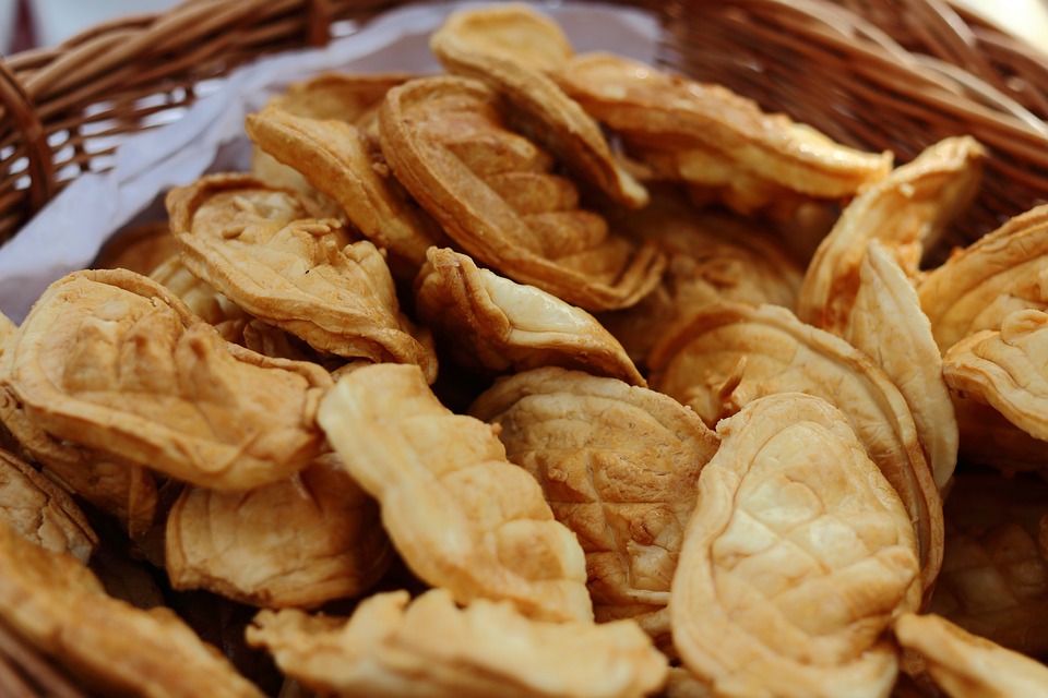 Best Polish Food - 50 Polish Dishes And Traditional Food In Poland To Try 33 Polish Snacks, Traditional Polish Snacks and Desserts, traditional food in Poland, Poland Snacks, Polish Desserts, Poland Desserts, oscypek cheese