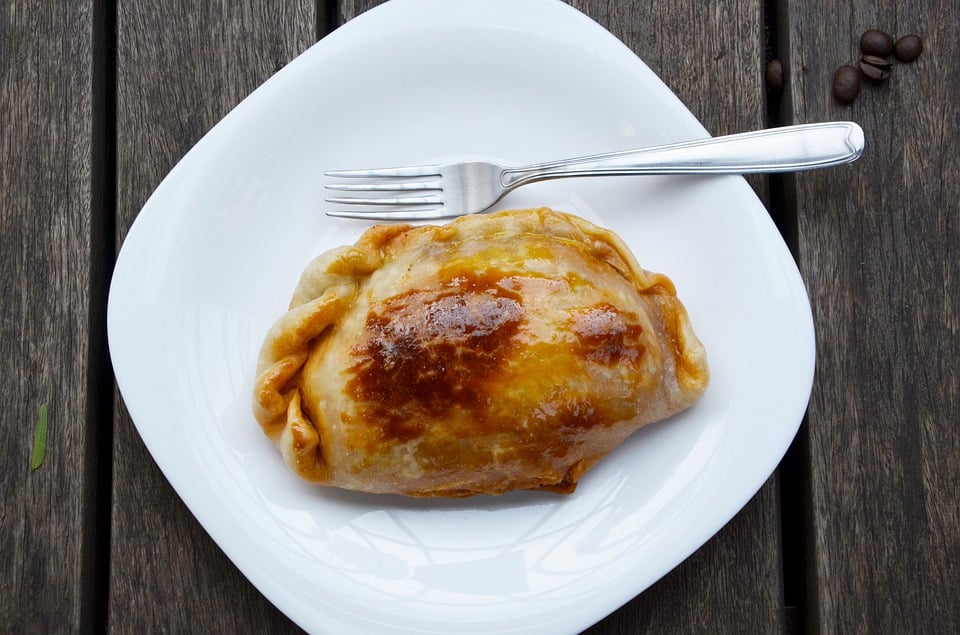 Best Argentinian Food - 46 Best Argentinian Dishes and Traditional Food in Argentina to Try 24 argentinian snacks, Argentinian desserts, Argentinian cuisine, snacks and desserts in argentina, traditional Argentinian snacks and desserts, argentina snacks, argentina desserts, saltena