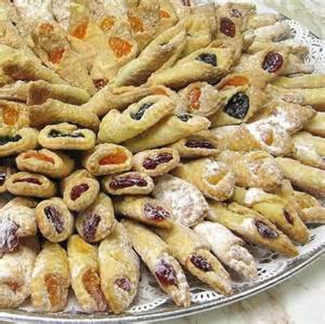 Best Polish Food - 50 Polish Dishes And Traditional Food In Poland To Try 36 Polish Snacks, Traditional Polish Snacks and Desserts, traditional food in Poland, Poland Snacks, Polish Desserts, Poland Desserts, kolaczki