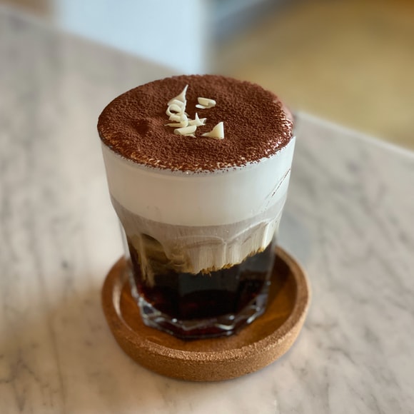 Best Austrian Food - 40 Best Austrian Dishes And Traditional Food In Austria To Try 36 Traditional Austrian drinks, Austrian drinks, traditional drinks in Austria, Austria drinks, Einspänner