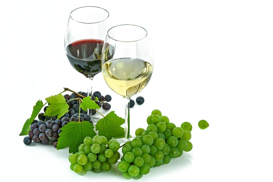 Best French Food: 55 Best French Dishes and Traditional Food in France to Try 51 French drinks, drinks in france, traditional French drinks, france drinks, wine