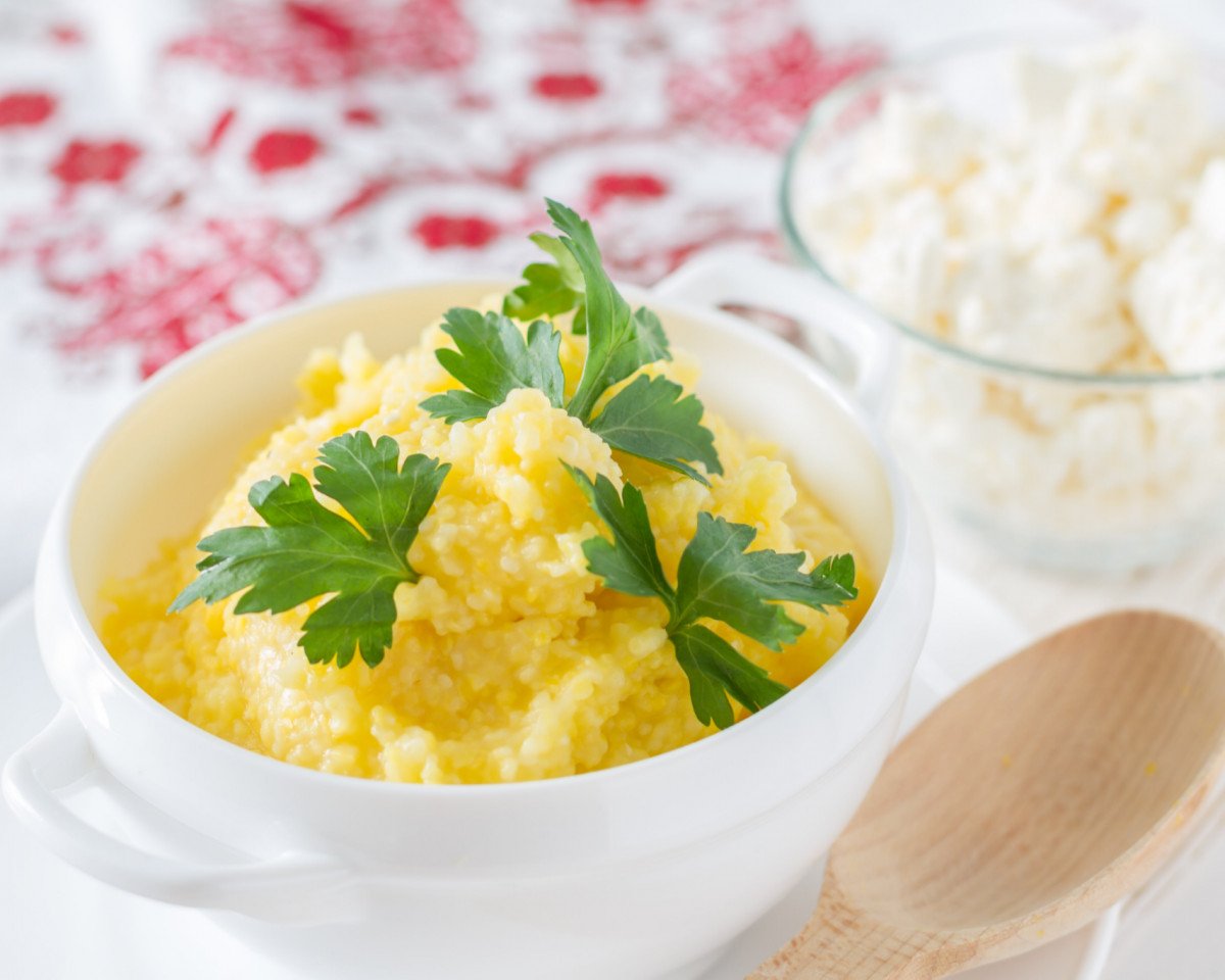 Best Ukrainian Food - 50 Best Ukrainian Dishes And Traditional Food In Ukraine To Try 13 Ukraine Food, Ukraine cuisine, Traditional Ukraine Food, food in Ukraine, Ukraine dishes, Ukrainian food, Ukrainian dishes, Ukrainian cuisine, banush