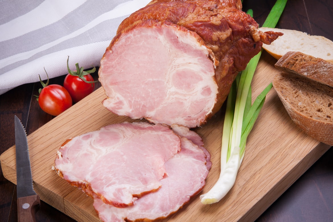 Best Danish Food - Best 50 Danish Dishes And Traditional Food In Denmark To Try 33 Denmark Food, Traditional Denmark Food, Danish food, Danish cuisine, traditional food in Denmark, Denmark cuisine, Denmark dishes, Danish dishes, HAMBURGERRYG MED FLØDEKARTOFLER