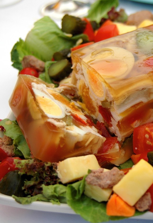 Best Ukrainian Food - 50 Best Ukrainian Dishes And Traditional Food In Ukraine To Try 11 Ukraine Food, Ukraine cuisine, Traditional Ukraine Food, food in Ukraine, Ukraine dishes, Ukrainian food, Ukrainian dishes, Ukrainian cuisine, kholodets