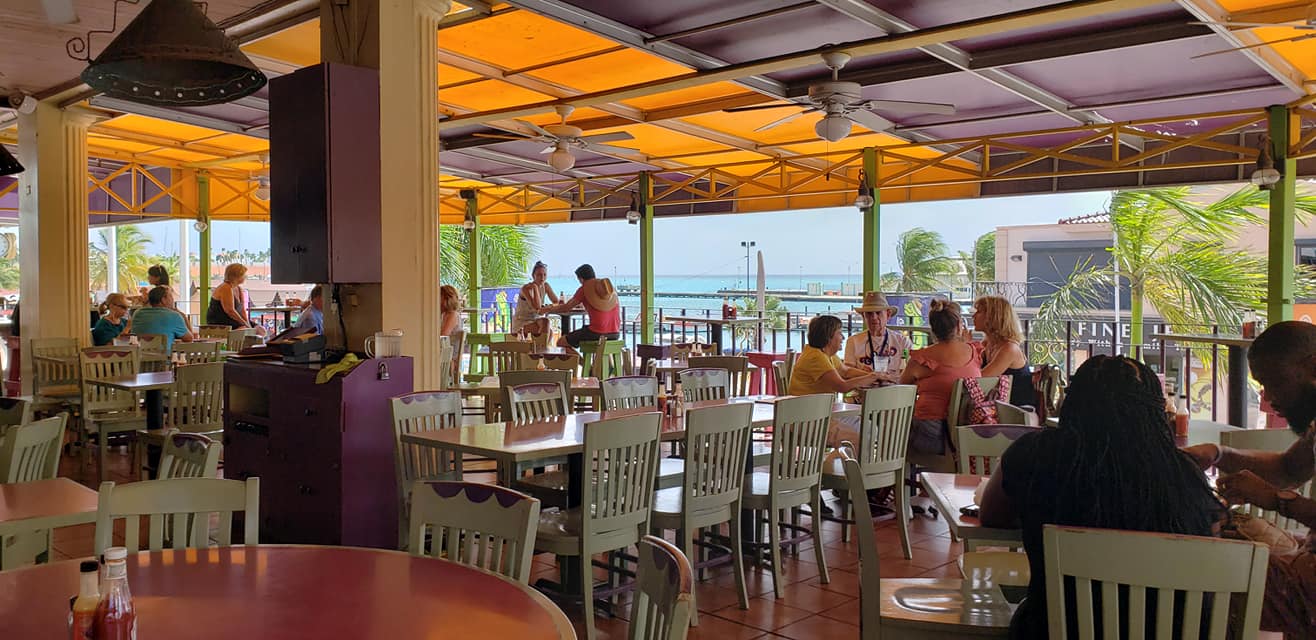 ORANJESTAD FOOD: 30 BEST RESTAURANTS IN ORANJESTAD AND WHERE TO EAT IN ARUBA 5 restaurants in Oranjestad aruba, restaurants in aruba, best restaurants in aruba, Oranjestad food, where to eat in aruba, Aruba restaurants, Iguana Joe's Carribean Bar & Grill