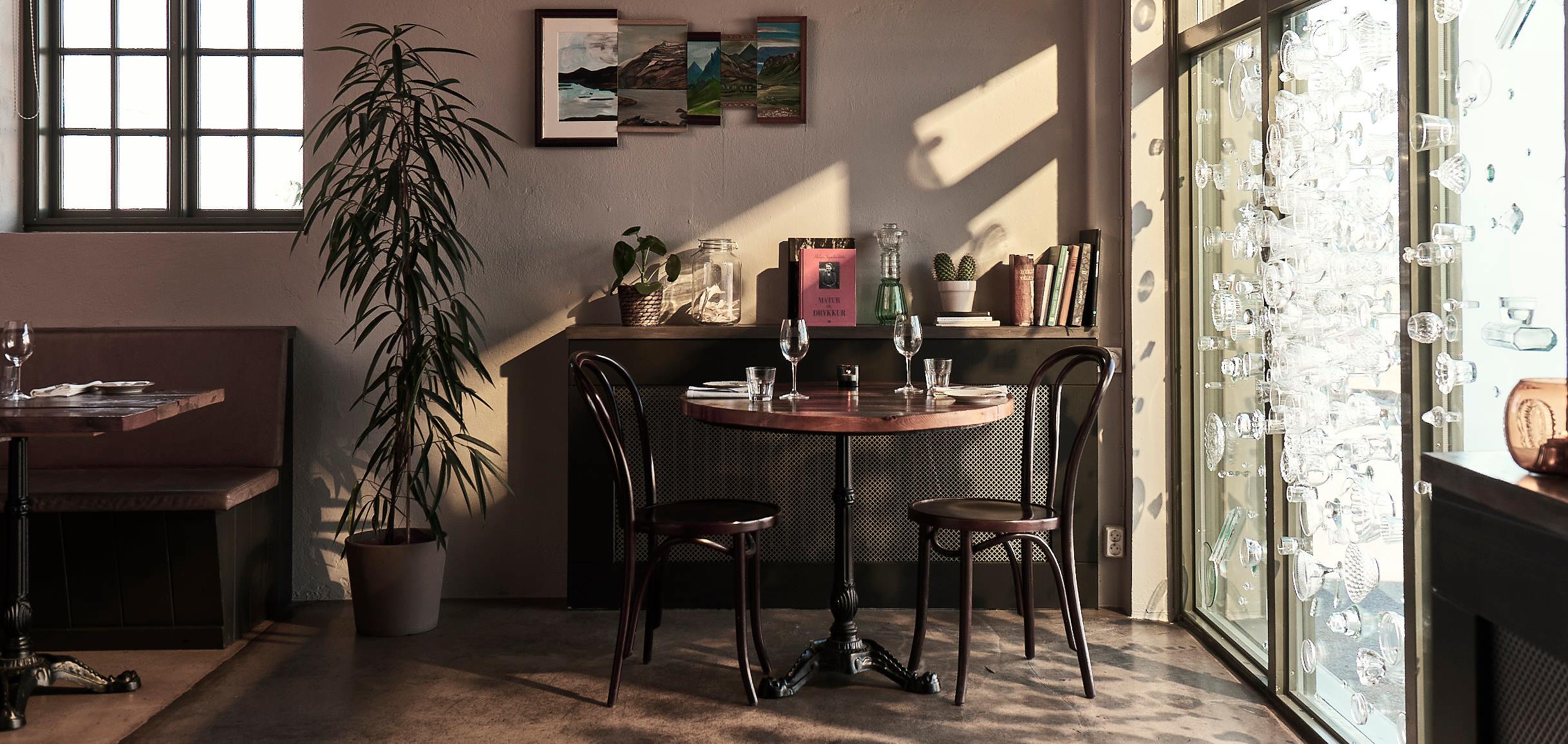 Reykjavik Food - 30 Best Restaurants In Reykjavik And Where To Eat 13 Restaurants in Reykjavik, best restaurants in Reykjavik, where to eat in Reykjavik, restaurants Reykjavik, Reykjavik food, best Reykjavik restaurants, Matur of Drykkur