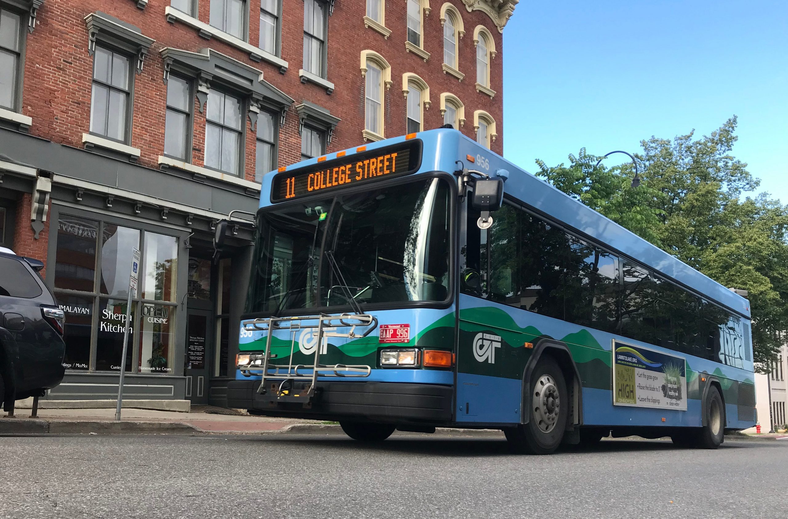 How To Get From Burlington Airport To Downtown Best Way 2 How To Get From Burlington Airport To City Center - All Possible Ways, cheapest way from Burlington airport to Downtown, cheapest way from Burlington airport to city, Burlington airport to city center, Burlington airport to downtown, Burlington Bus Airport, Bus Burlington Airport to Burlington City Center