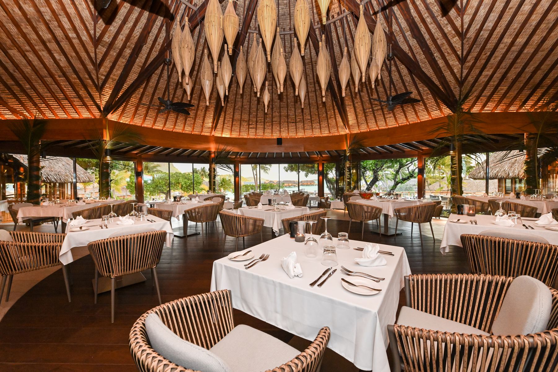 Bora Bora Food - 30 Best Restaurants In Bora Bora 22 TEVAIROA RESTAURANT, Bora Bora restaurants, restaurants in Bora Bora, plant based restaurants in Bora Bora, vegetarian restaurants in Bora Bora, vegan restaurants in Bora Bora, Bora Bora food, where to eat in Bora Bora, vegan in Bora bora, vegetarian in Bora Bora
