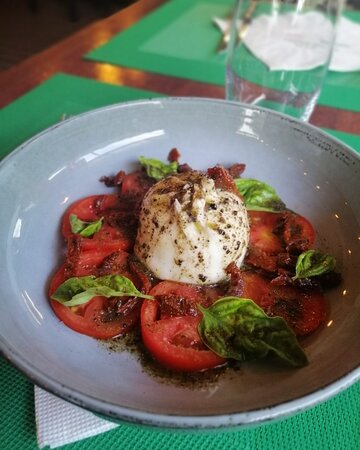Moorea Food - 30 Best Restaurants In Moorea 14 CASA VINCENZO, Moorea restaurants, restaurants in Moorea, plant based restaurants in Moorea, vegetarian restaurants in Moorea, vegan restaurants in Moorea, Moorea food, where to eat in Moorea, vegan in Moorea, vegetarian in Moorea