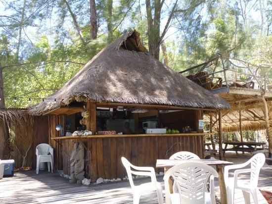 Moorea Food - 30 Best Restaurants In Moorea 22 COCO BEACH MOOREA, Moorea restaurants, restaurants in Moorea, plant based restaurants in Moorea, vegetarian restaurants in Moorea, vegan restaurants in Moorea, Moorea food, where to eat in Moorea, vegan in Moorea, vegetarian in Moorea