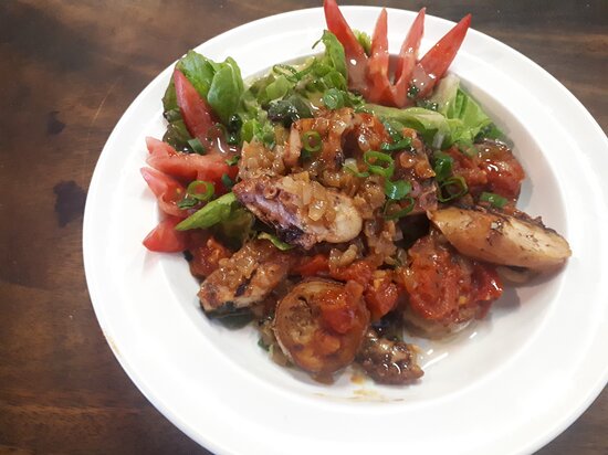 Moorea Food - 30 Best Restaurants In Moorea 10 RESTAURANT TE HONU ITI, Moorea restaurants, restaurants in Moorea, plant based restaurants in Moorea, vegetarian restaurants in Moorea, vegan restaurants in Moorea, Moorea food, where to eat in Moorea, vegan in Moorea, vegetarian in Moorea