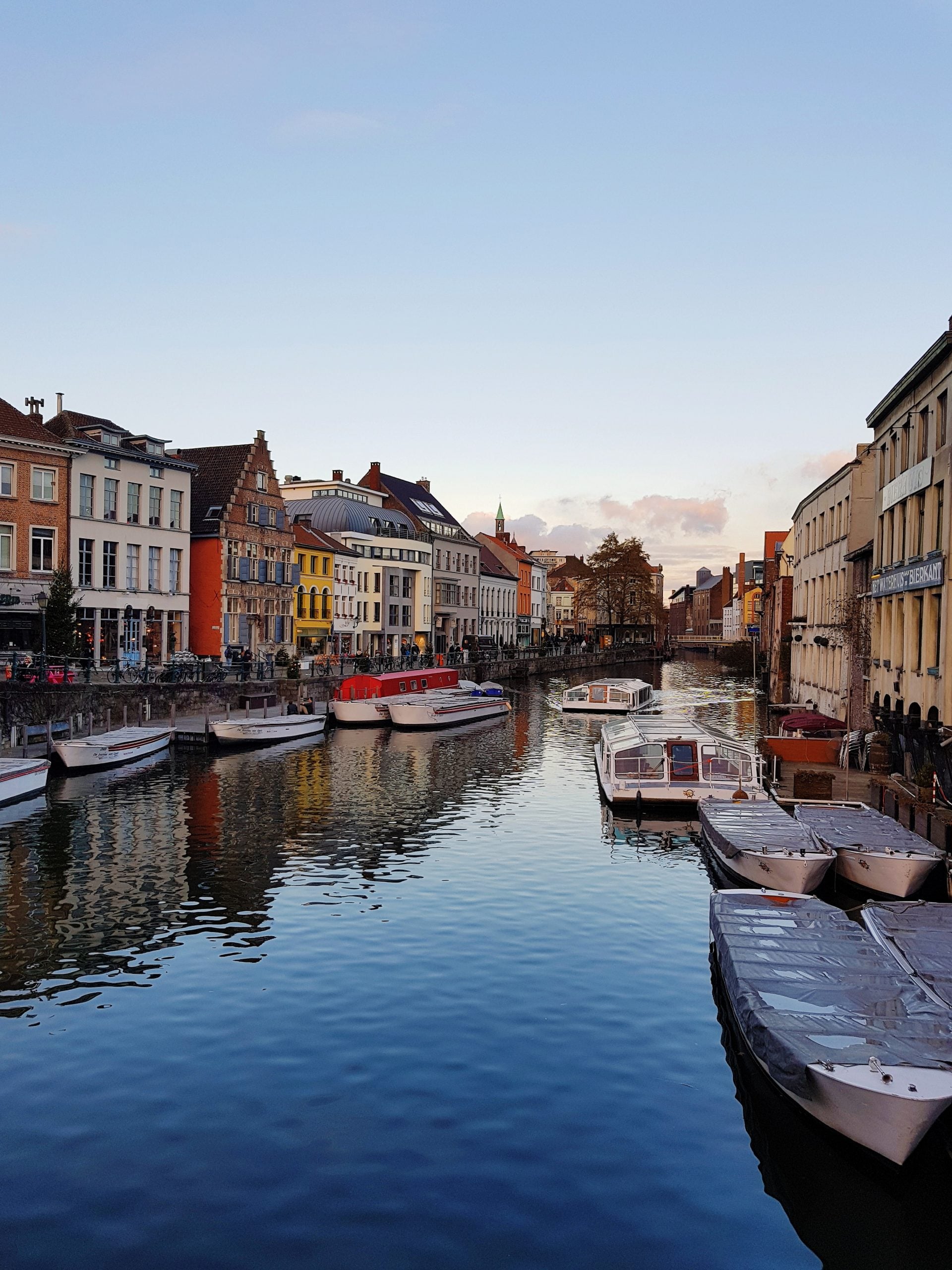 How To Get From Brussels Airport To Ghent - All Possible Ways, cheapest way from Brussels airport to Ghent, Brussels airport to Ghent, Brussels Bus Airport, bus from Brussels airport to Ghent, train from bus from Brussels airport to Ghent, taxi Brussels airport to Ghent, Uber Brussels airport to Ghent, rent a car from Brussels airport to Ghent