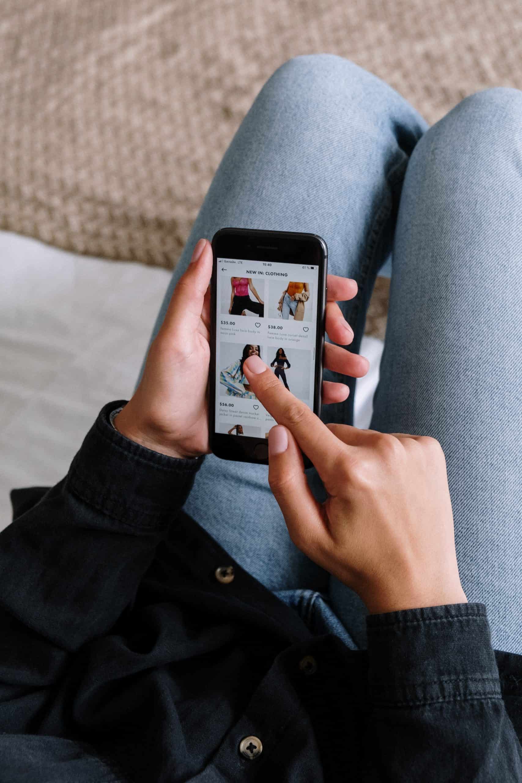Why Roaming Charges Still Exist and Why Travelers Keep Paying Them: The Roaming Charge Trap Almost Every Traveler Falls Into 1 How to Avoid Roaming When Traveling, Best eSIM Providers and The Best eSIM for International Travel