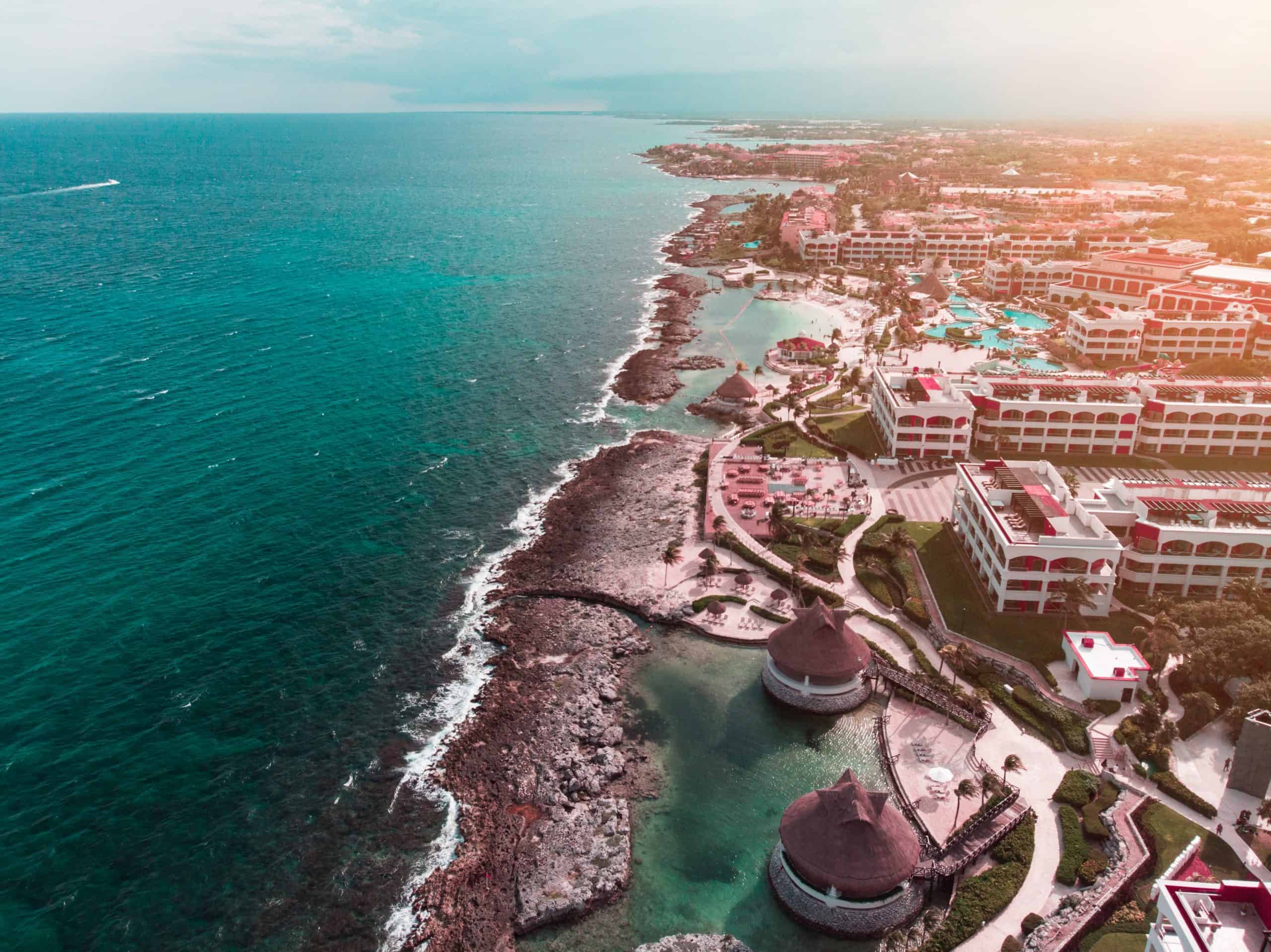 Comparison Holbox vs Isla Mujeres - Which One is Better 3 Isla Mujeres vs Cozumel - Where should you travel, things to do and when to visit