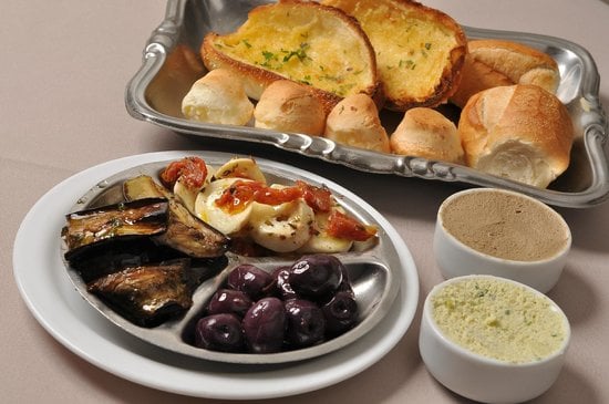 Vegetarian Food in Portugal - 10 Best Portuguese Vegetarian Dishes And Vegan Food In Portugal to Try 2 Couvert - Vegetarian Food in Portugal, vegetarian food in Portugal, vegan food in Portugal, Portuguese vegetarian dishes, vegan in Portugal, vegetarian in Portugal, plant based food in Portugal