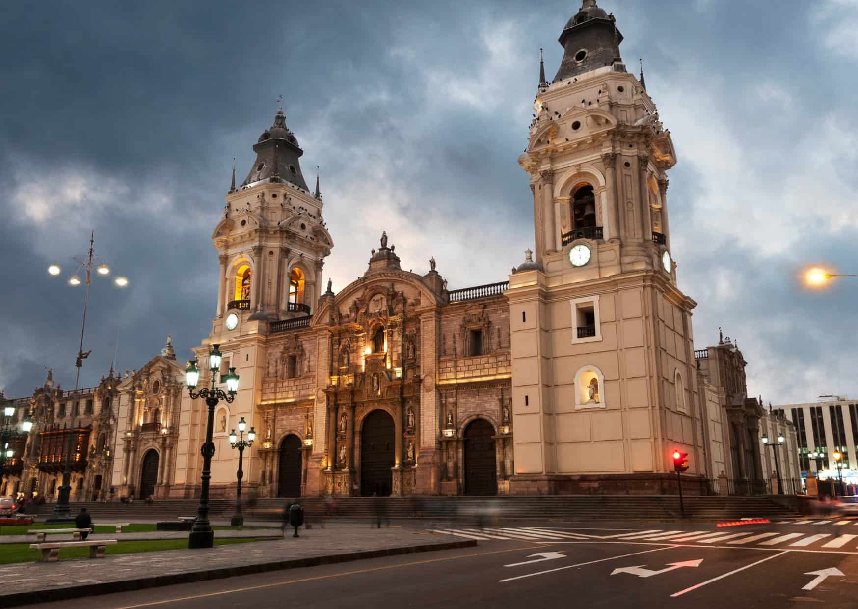 Comparison Lima vs Cusco - 10 Reasons to Pick the Best Peru Vacation For You 3 Basílica y Convento de San Francisco de Lima - Lima vs Cusco