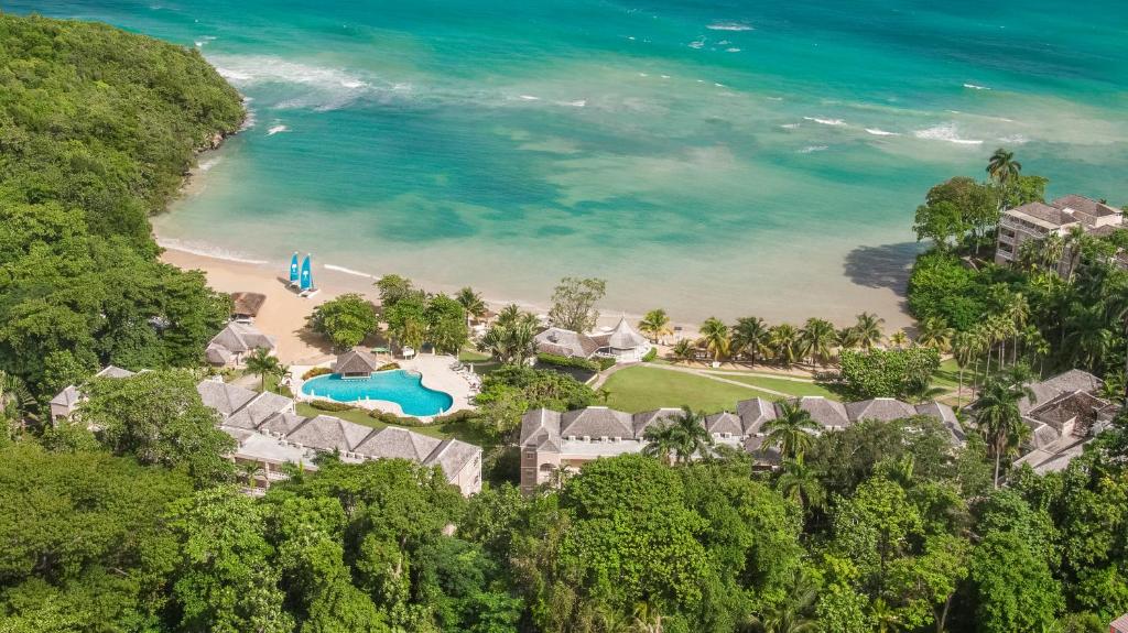 Comparison Ocho Rios vs Montego Bay - Which One Is Better Vacation In Jamaica 5 Ocho Rios vs Montego Bay - Best 5 Reasons to Choosing Your Next Jamaican Holiday Spot
