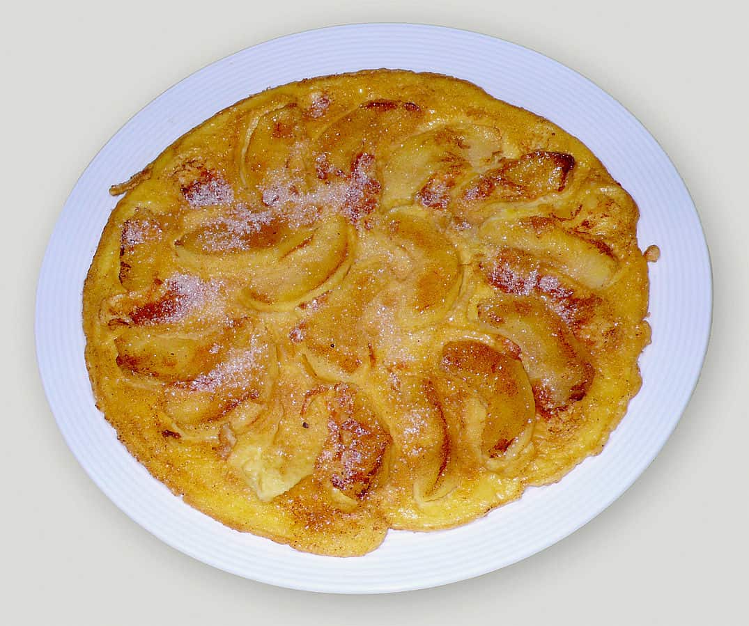 German Desserts - 41 Best Desserts in Germany to Try 21 German Apple Pancake / Apfelpfannkuchen / German Pancake - German Desserts