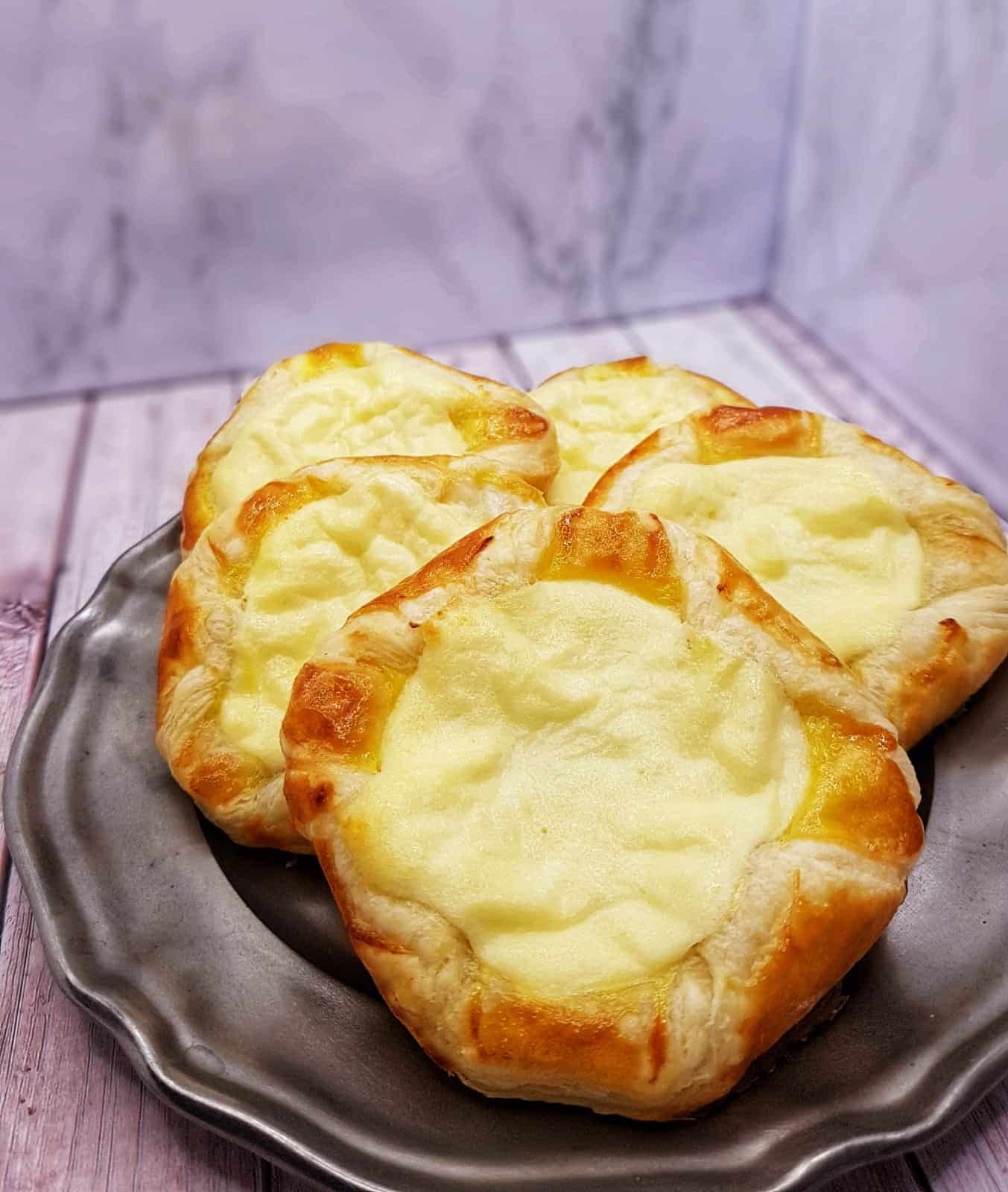 German Desserts - 41 Best Desserts in Germany to Try 11 Quarkteilchen - Bienenstich / Bee Sting Cake