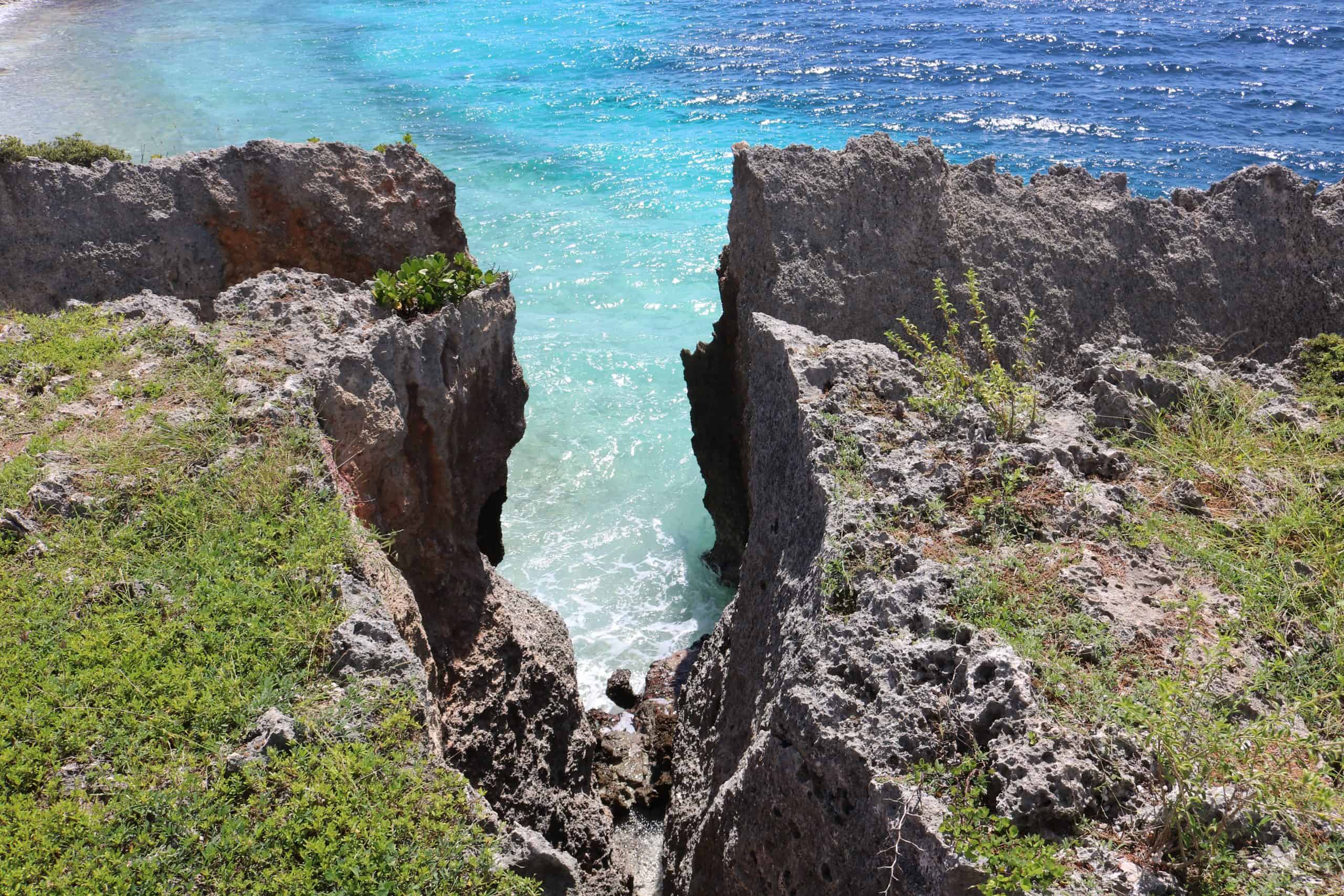 Comparison Aruba vs Curacao - Which is the Better Caribbean Trip? 29 Directors Bay Direkteursbaai Curacao scaled
