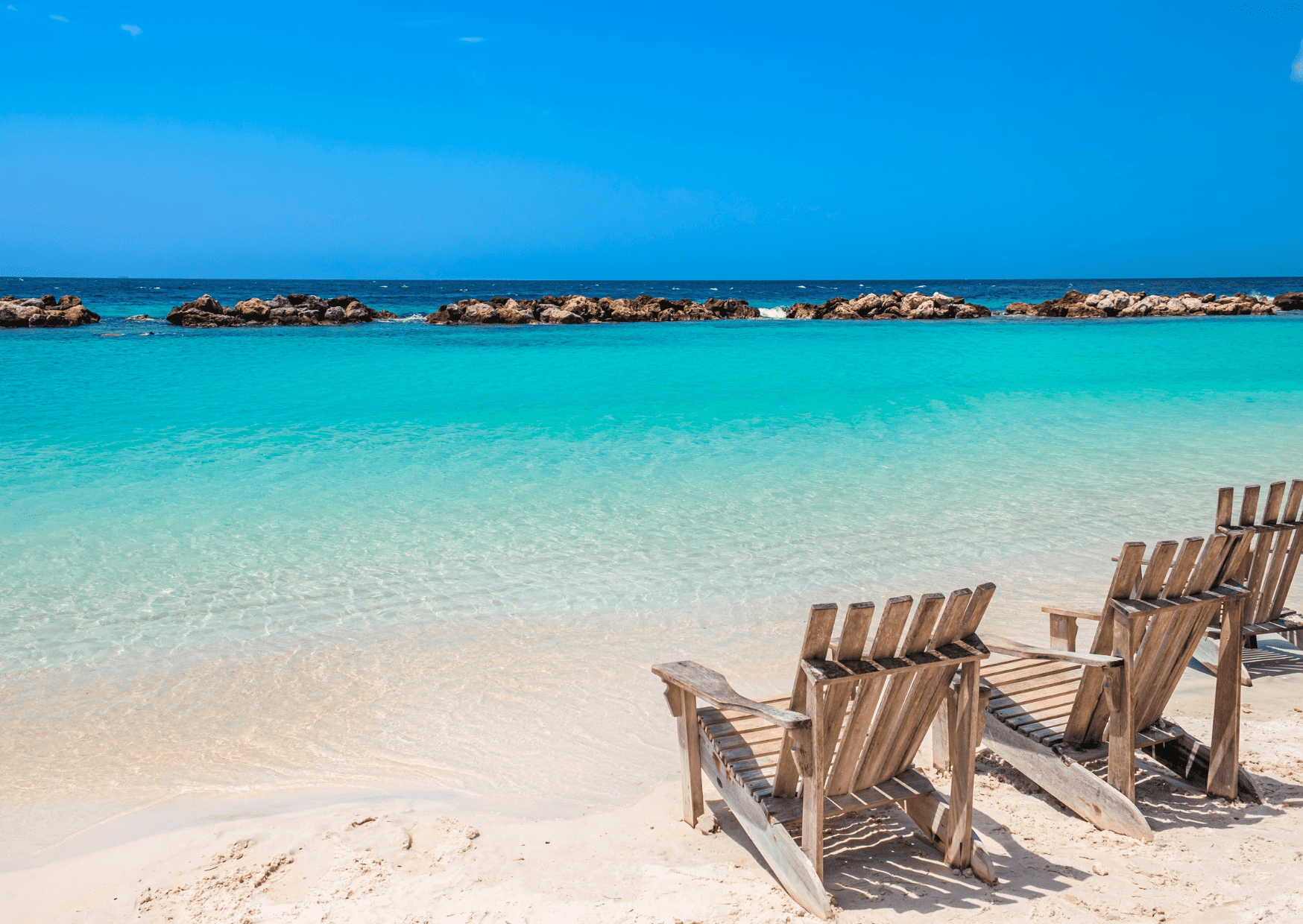 Comparison Aruba vs Curacao - Which is the Better Caribbean Trip? 25 Mambo Beach Curacao - Aruba vs Curacao