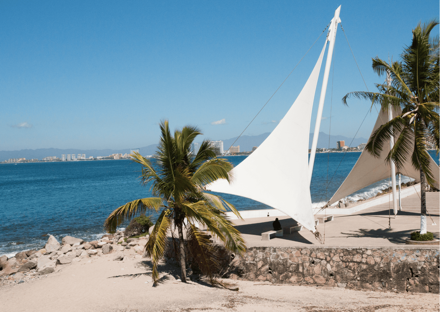 Comparison Puerto Vallarta vs Playa del Carmen - Which is the Better Vacation? 3 Puerto Vallarta vs Playa del Carmen - Which is the Better Vacation? Playa del Carmen vs Puerto Vallarta
