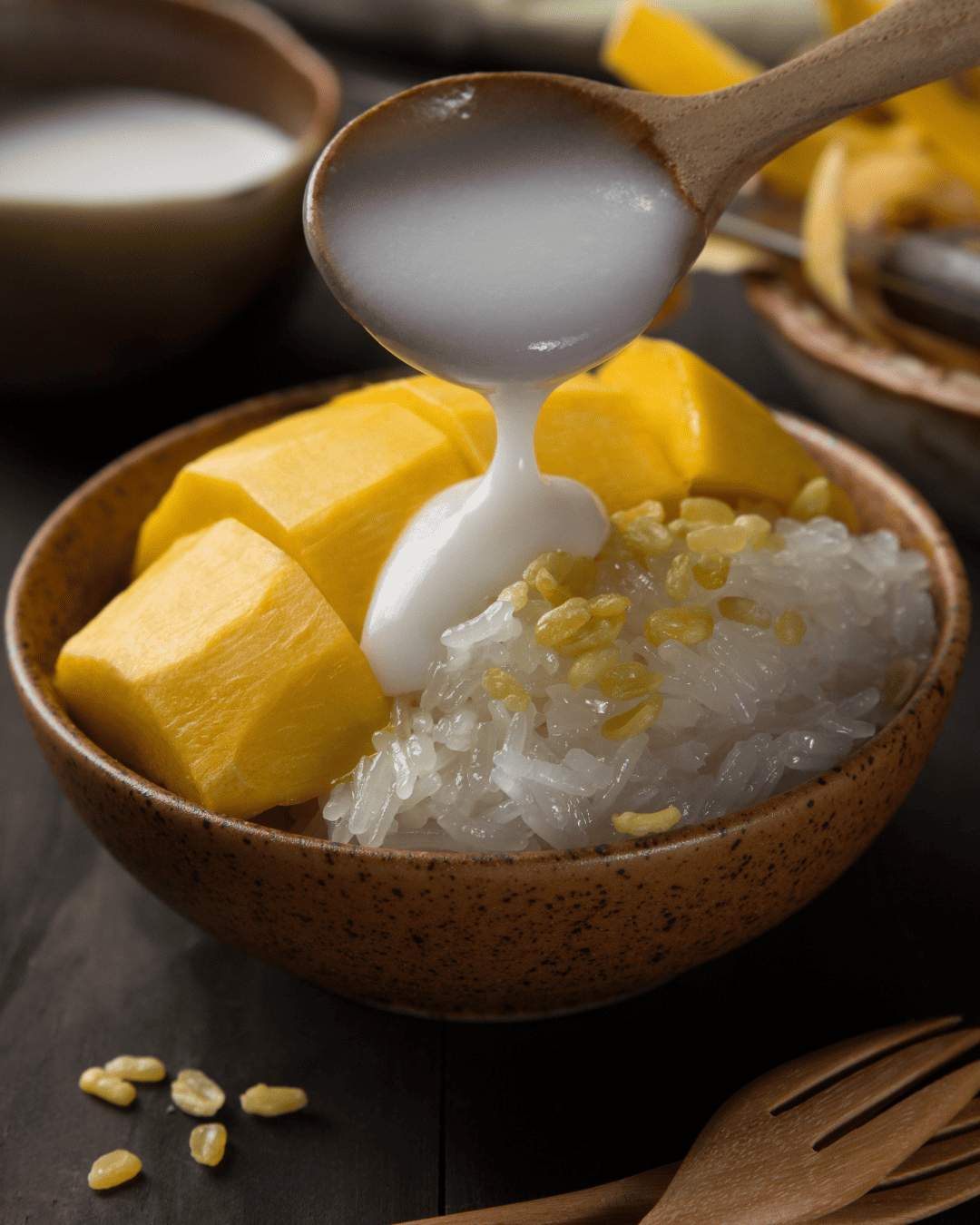 Why Thai Breakfast Will Change the Way You Eat Mornings Forever (20 Dishes You’re Missing Out On) 18 Khao Neow Sangkaya, Mango Sticky Rice, typical thai breakfast, Breakfast in Thailand, Thai breakfast food, traditional Thai breakfast food, Thai breakfast foods