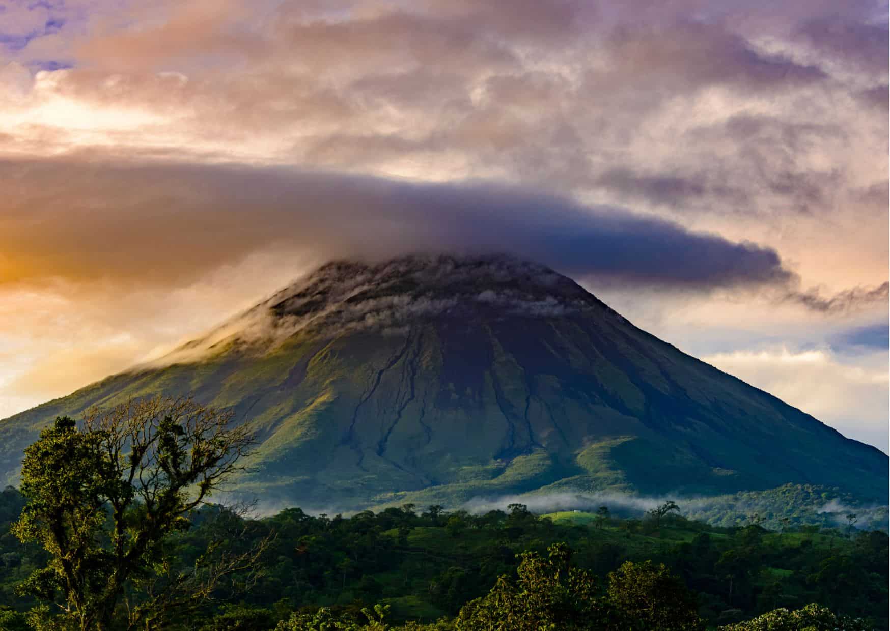 How To Get From Jaco to Arenal Best Way, Jaco to Arenal, cheapest way from Jaco to Arenal, Jaco to Arenal bus, from Jaco to Arenal by bus, taxi from Jaco to Arenal, private transfer from Jaco to Arenal, Shared Van from Jaco to Arenal, rent a car Jaco to Arenal,