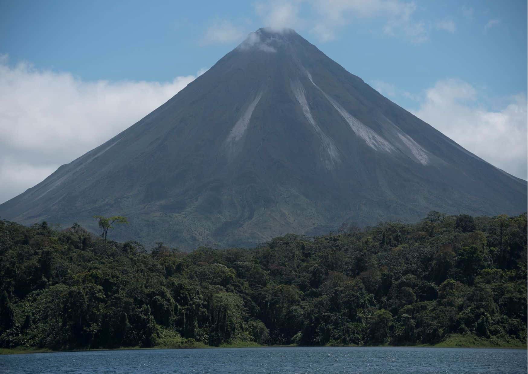 Why Is Costa Rica Famous? 10 Surprise Things Why Costa Rica Is Popular For Visiting 2 How To Get From Cahuita to La Fortuna Best Way, Cahuita to La Fortuna, cheapest way from Cahuita to La Fortuna, Cahuita to La Fortuna bus, from Cahuita to La Fortuna bus, taxi from Cahuita to La Fortuna, private transfer from Cahuita to La Fortuna, Shared Van Cahuita to La Fortuna, rent a car Cahuita to La Fortuna,