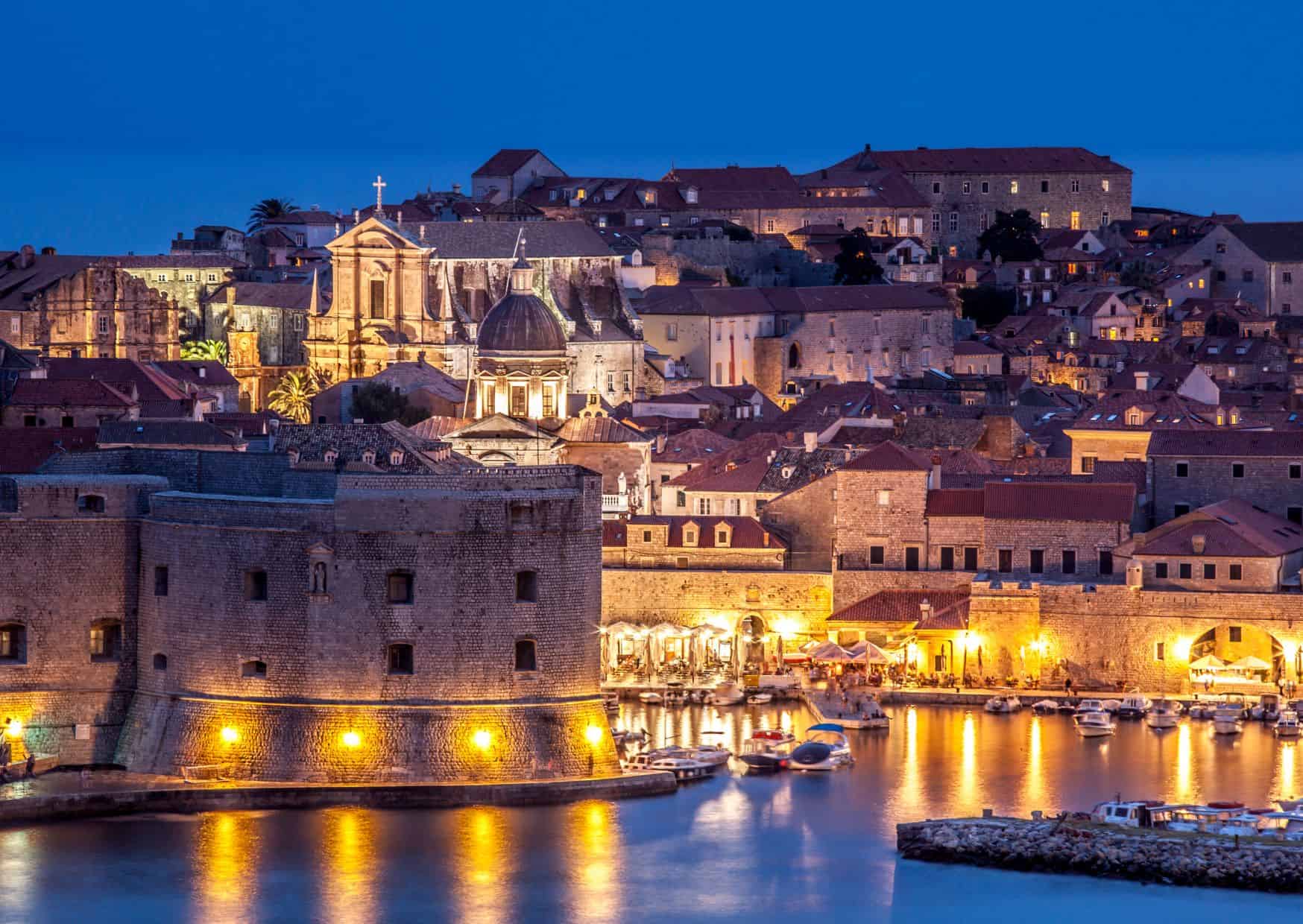 10 Dubrovnik Mistakes Tourists Always Make (And How to Avoid Them) 6 10 Common Mistakes To Avoid In Dubrovnik And How To Avoid Them, How To Get From Sibenik to Dubrovnik Airport Best Way, Sibenik to Dubrovnik Airport, cheapest way from Sibenik to Dubrovnik Airport, bus from Sibenik to Dubrovnik Airport, taxi from Sibenik to Dubrovnik Airport, private transfer from Sibenik to Dubrovnik Airport, by plane from Sibenik to Dubrovnik, ferry from Sibenik to Dubrovnik,