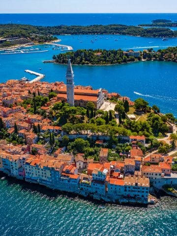 How To Get From Zagreb to Rovinj Best Way, Zagreb to Rovinj, cheapest way from Zagreb to Rovinj, bus from Zagreb to Rovinj, taxi from Zagreb to Rovinj, private transfer from Zagreb to Rovinj, train from Zagreb to Rovinj, by plane from Zagreb to Rovinj